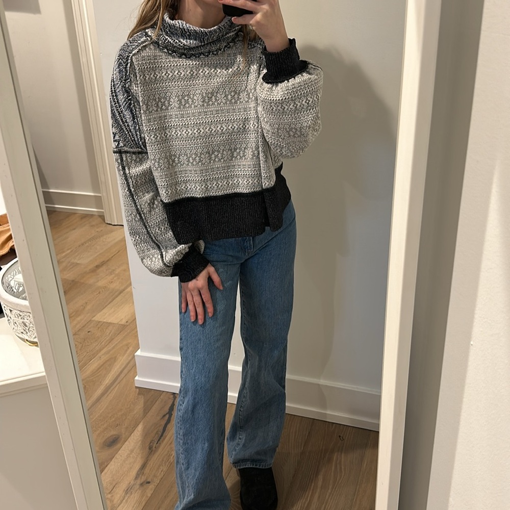 Free People Patterned Gray Sweater - image 1